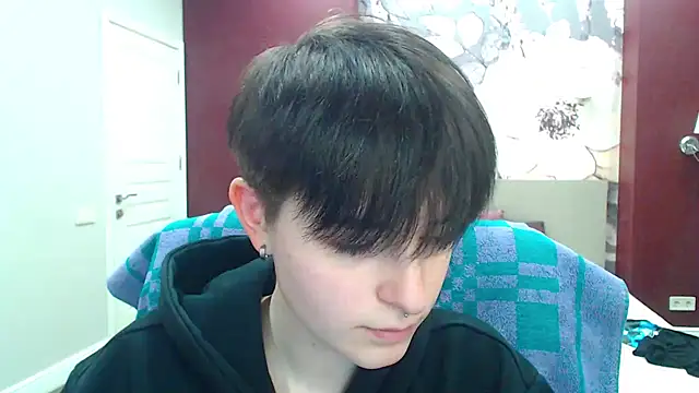 Snapshot of EmiliaYours chatting on 01-14-25, 04:18 EmiliaYours online show from 01-14-25, 04:18