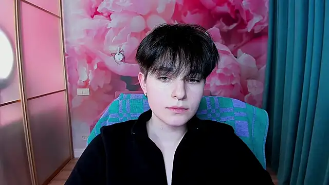 Snapshot of EmiliaYours chatting on 01-21-25, 01:00 EmiliaYours online show from 01-21-25, 01:00