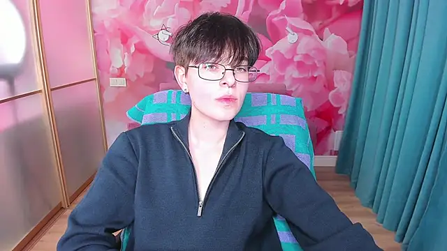 Snapshot of EmiliaYours chatting on 01-26-25, 04:20 EmiliaYours online show from 01-26-25, 04:20