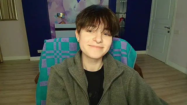 Snapshot of EmiliaYours chatting on 02-03-25, 03:49 EmiliaYours online show from 02-03-25, 03:49