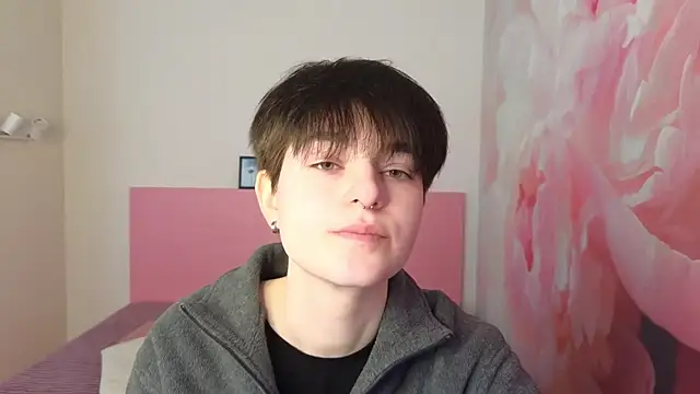 Snapshot of EmiliaYours chatting on 02-08-25, 12:50 EmiliaYours online show from 02-08-25, 12:50