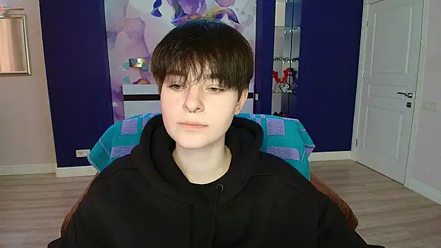 Snapshot of EmiliaYours chatting on 02-15-25, 02:11 EmiliaYours online show from 02-15-25, 02:11