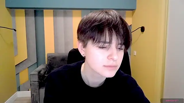 Snapshot of EmiliaYours chatting on 02-17-25, 04:48 EmiliaYours online show from 02-17-25, 04:48