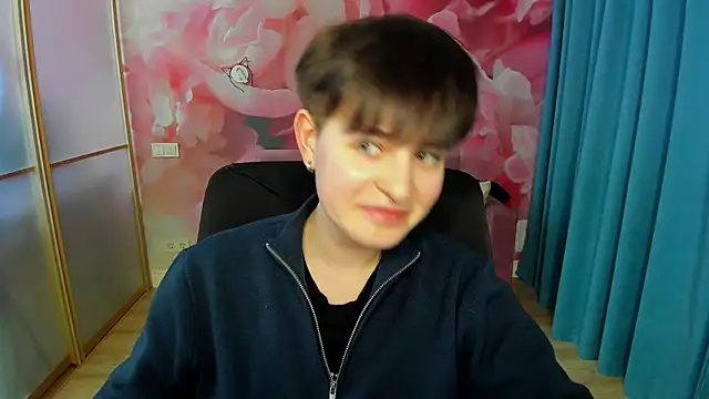 Snapshot of EmiliaYours chatting on 02-21-25, 04:05 EmiliaYours online show from 02-21-25, 04:05