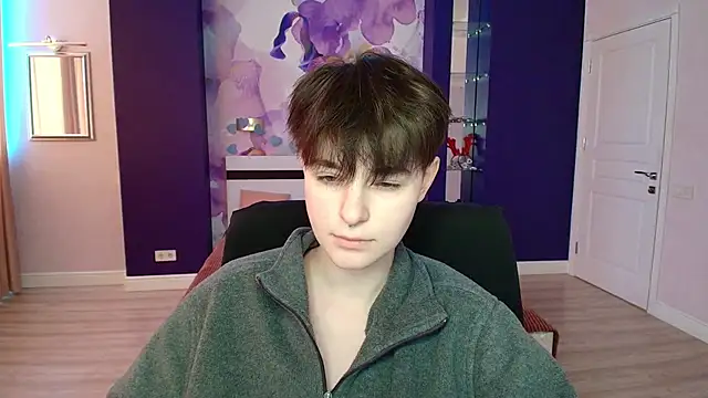 Snapshot of EmiliaYours chatting on 02-23-25, 01:10 EmiliaYours online show from 02-23-25, 01:10