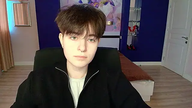 Snapshot of EmiliaYours chatting on 03-01-25, 12:45 EmiliaYours online show from 03-01-25, 12:45