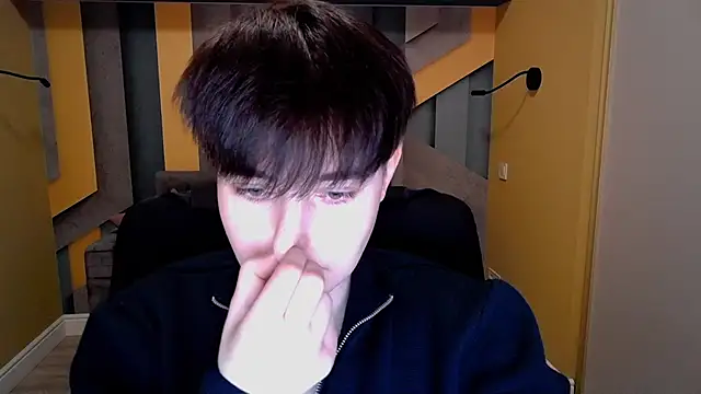 Snapshot of EmiliaYours chatting on 03-03-25, 01:20 EmiliaYours online show from 03-03-25, 01:20