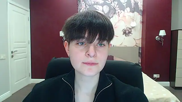 Snapshot of EmiliaYours chatting on 03-04-25, 04:30 EmiliaYours online show from 03-04-25, 04:30