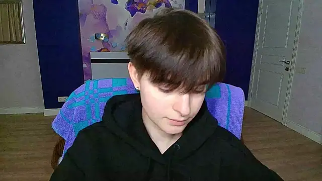 Snapshot of EmiliaYours chatting on 03-17-25, 03:40 EmiliaYours online show from 03-17-25, 03:40