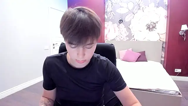 Snapshot of EmiliaYours chatting on 09-09-25, 03:55 EmiliaYours online show from 09-09-25, 03:55