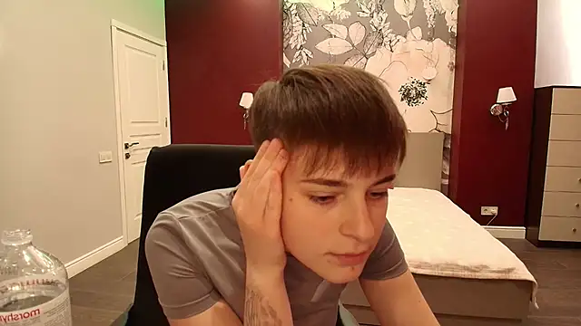 Snapshot of EmiliaYours chatting on 09-23-25, 02:42 EmiliaYours online show from 09-23-25, 02:42