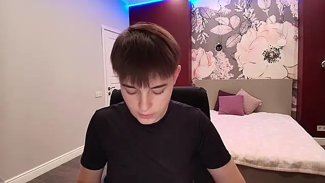 Snapshot of EmiliaYours chatting on 09-26-25, 03:16 EmiliaYours online show from 09-26-25, 03:16