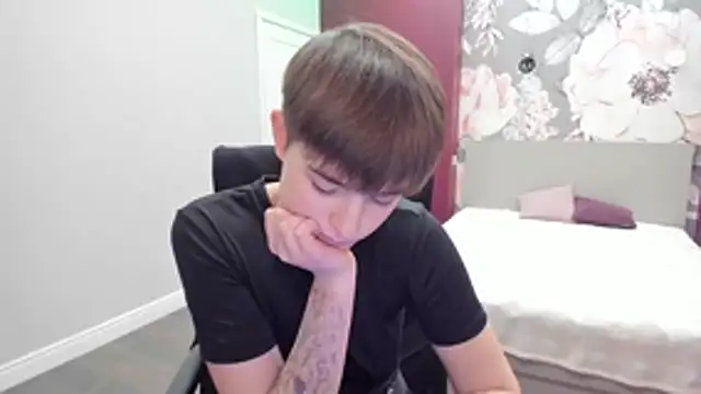 Snapshot of EmiliaYours chatting on 11-10-25, 02:49 EmiliaYours online show from 11-10-25, 02:49