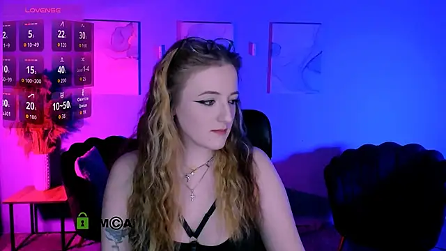 luna berryy online show from 04-07-26, 07:25