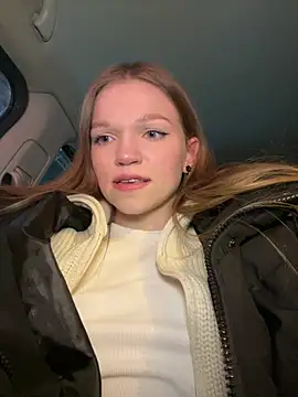 Snapshot of KitteCat chatting on 12-18-24, 07:08 KitteCat online show from 12-18-24, 07:08