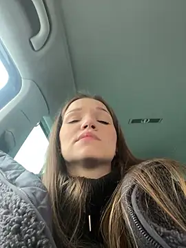 Snapshot of KitteCat chatting on 01-07-25, 09:40 KitteCat online show from 01-07-25, 09:40