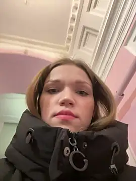 Snapshot of KitteCat chatting on 01-13-25, 10:58 KitteCat online show from 01-13-25, 10:58