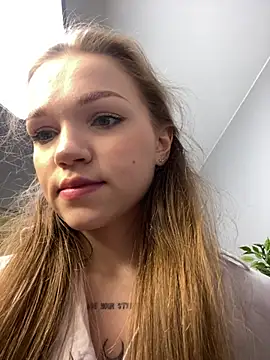 Snapshot of KitteCat chatting on 02-25-25, 12:13 KitteCat online show from 02-25-25, 12:13