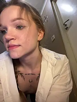 Snapshot of KitteCat chatting on 02-25-25, 06:20 KitteCat online show from 02-25-25, 06:20