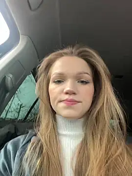 Snapshot of KitteCat chatting on 03-01-25, 09:29 KitteCat online show from 03-01-25, 09:29