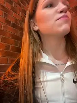 Snapshot of KitteCat chatting on 03-04-25, 10:02 KitteCat online show from 03-04-25, 10:02