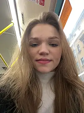 Snapshot of KitteCat chatting on 03-08-25, 03:24 KitteCat online show from 03-08-25, 03:24