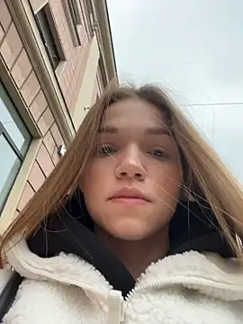 Snapshot of KitteCat chatting on 11-09-25, 09:40 KitteCat online show from 11-09-25, 09:40