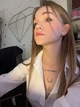 Snapshot of KitteCat chatting on 11-15-25, 07:38 KitteCat online show from 11-15-25, 07:38