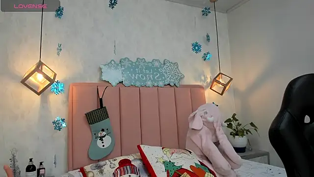 Snapshot of MAYROBERTSS chatting on 12-19-24, 12:23 MAYROBERTSS online show from 12-19-24, 12:23