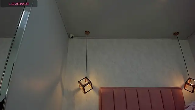 Snapshot of MAYROBERTSS chatting on 02-18-25, 12:06 MAYROBERTSS online show from 02-18-25, 12:06