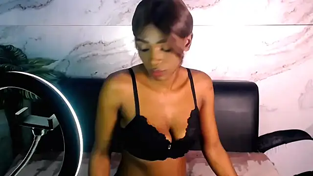 Snapshot of Ebonypreciousx chatting on 11-24-25, 07:35 Ebonypreciousx online show from 11-24-25, 07:35