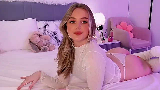 SIlviaBeyt online show from 01-18-25, 04:42