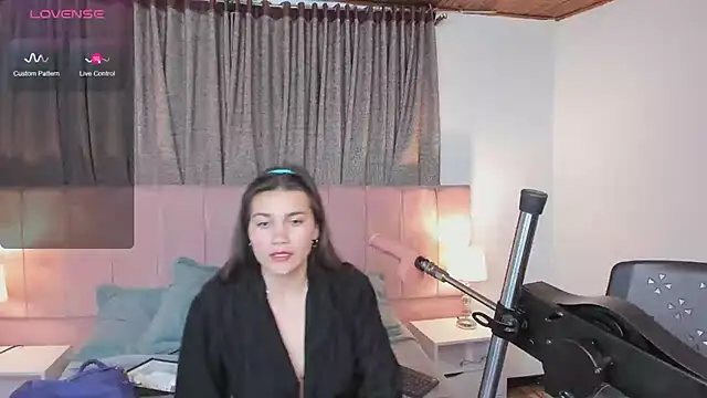 aurora divine online show from 03-20-25, 07:14