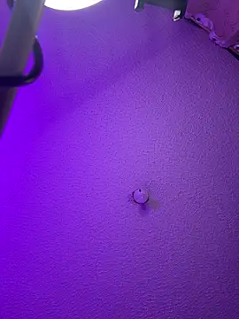 aurora divine online show from 04-05-26, 02:58