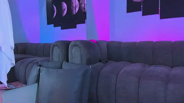 Snapshot of maddy_walker chatting on 04-09-26, 12:43 maddy walker online show from 04-09-26, 12:43