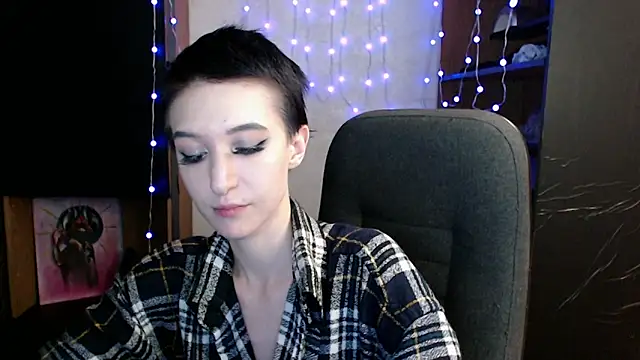 MilanaThorn online show from 12-15-24, 04:07