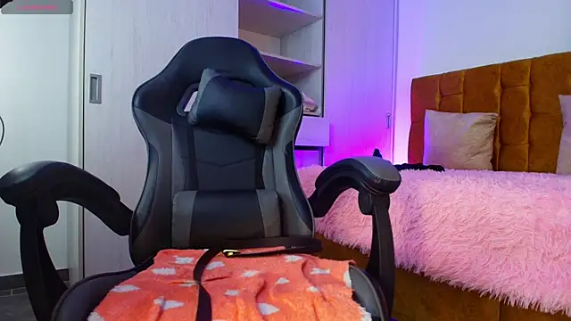 alexiaaross online show from 12-10-24, 02:48