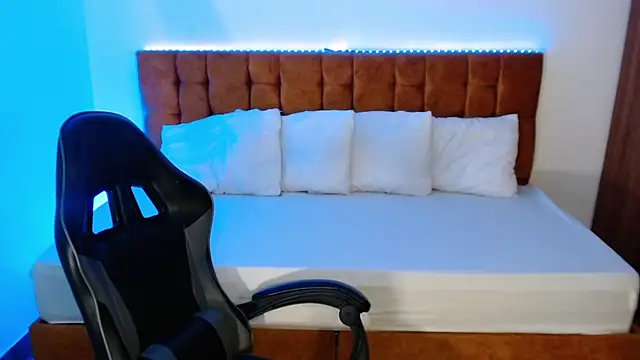 alexiaaross online show from 10-01-25, 06:19