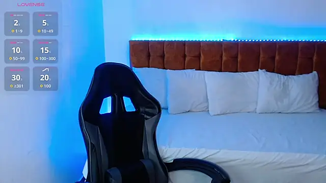 alexiaaross online show from 11-19-25, 07:36