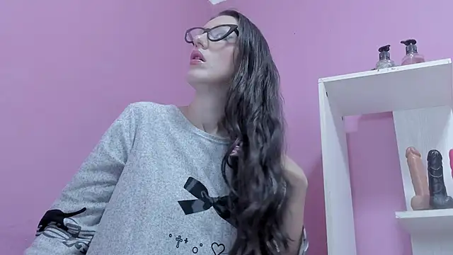 Snapshot of LolaBoobs chatting on 11-17-25, 05:13 LolaBoobs online show from 11-17-25, 05:13