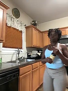 choclatepeaach online show from 04-18-26, 08:53