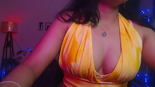 Snapshot of Zonayesha chatting on 02-17-26, 07:49 Zonayesha online show from 02-17-26, 07:49