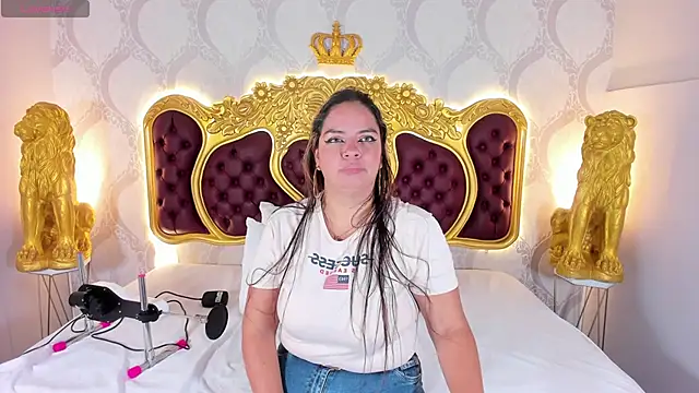 Snapshot of KendralHolson chatting on 10-24-25, 04:31 KendralHolson online show from 10-24-25, 04:31