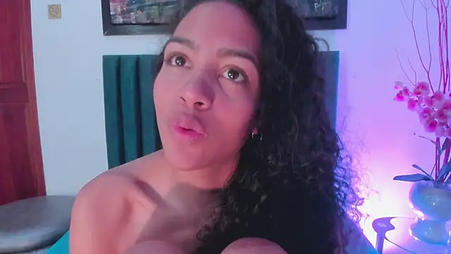 AntonellaHall  online show from 02-27-25, 06:20