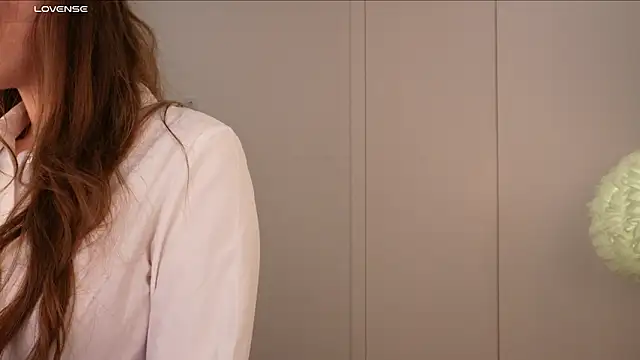 Lilly Colins online show from 01-30-25, 07:15