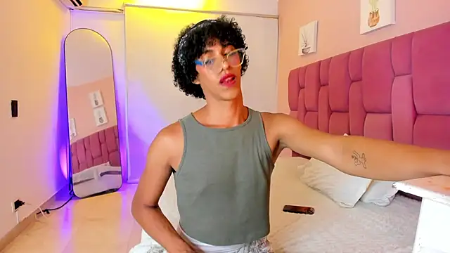 Snapshot of APRILL_FOXX chatting on 10-07-25, 08:50 APRILL FOXX online show from 10-07-25, 08:50