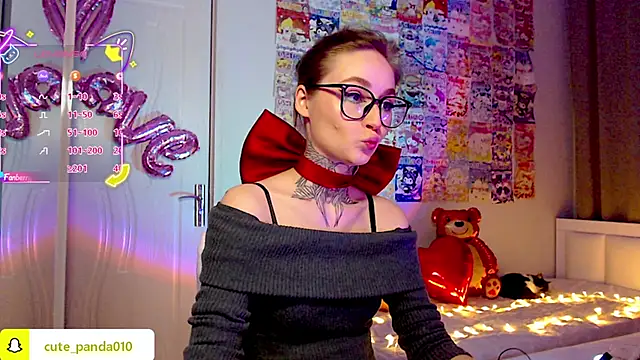 Snapshot of Milky_way_UwU chatting on 02-14-26, 04:31 Milky way UwU online show from 02-14-26, 04:31