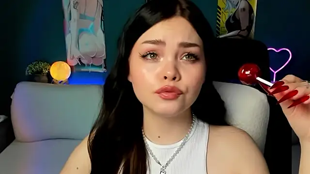 Snapshot of AkiraKatsu chatting on 01-13-25, 08:04 AkiraKatsu online show from 01-13-25, 08:04