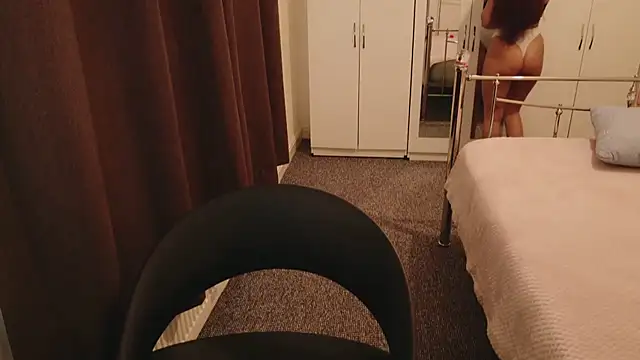 karlaolivia online show from 10-03-25, 10:12