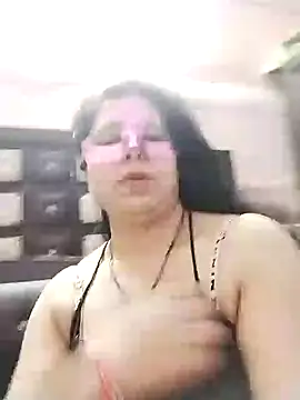 Snapshot of bobbyronak chatting on 12-16-24, 06:38 bobbyronak online show from 12-16-24, 06:38